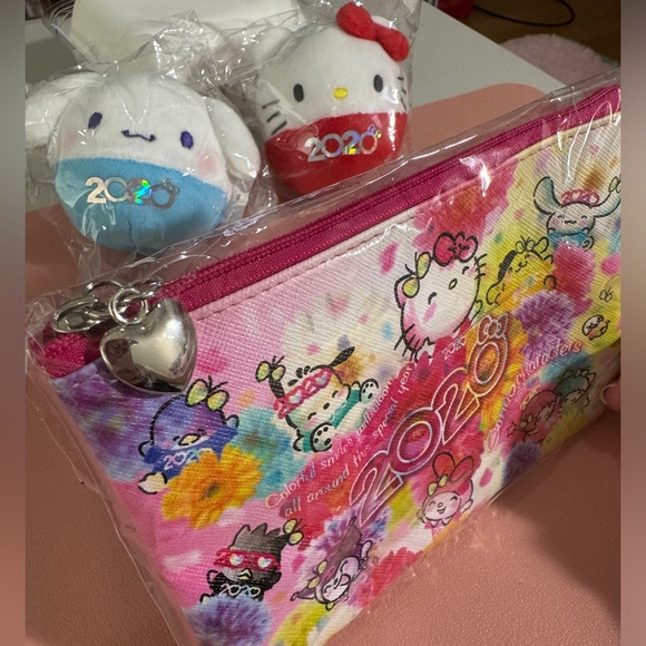 NWT Sanrio Characters zippered pouch+2 plush ornaments Cinnamoroll/Hello Kitty - Picture 4 of 6
